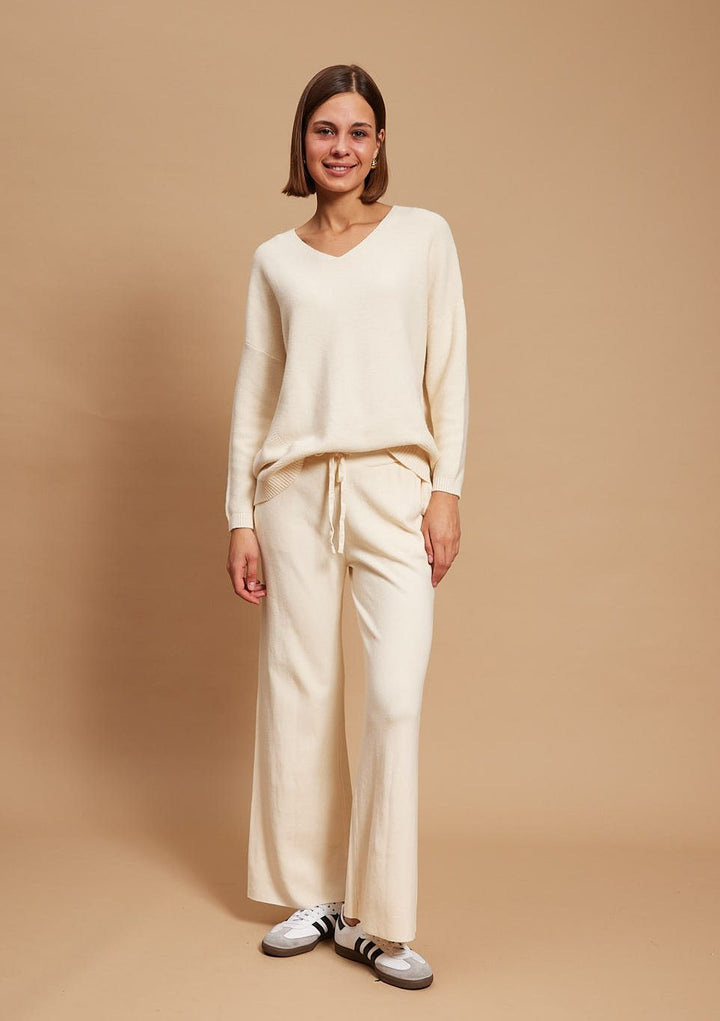 Pandora -viscose-blend v neck Sweater In ecru