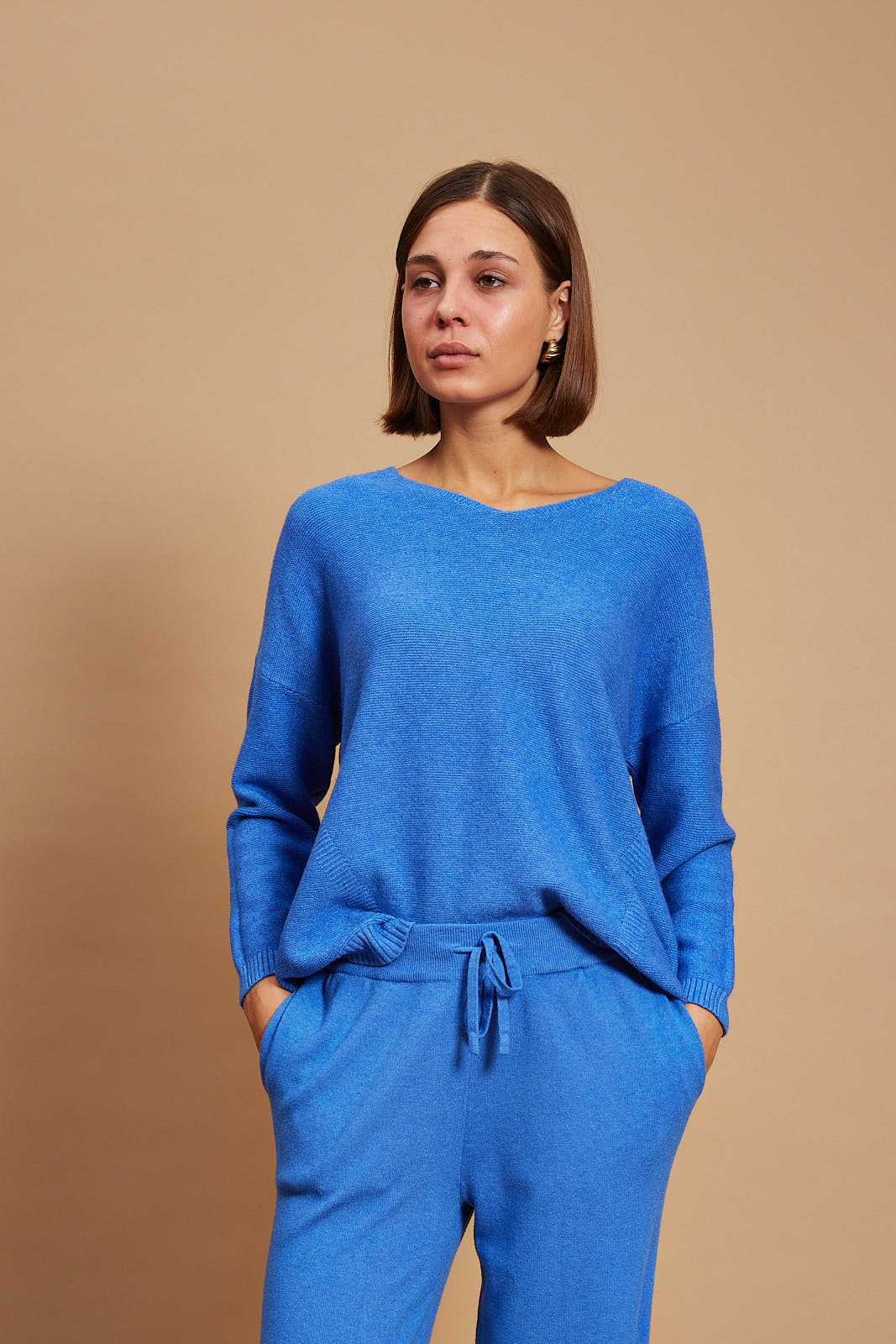 Pandora -viscose-blend v neck Sweater In blue