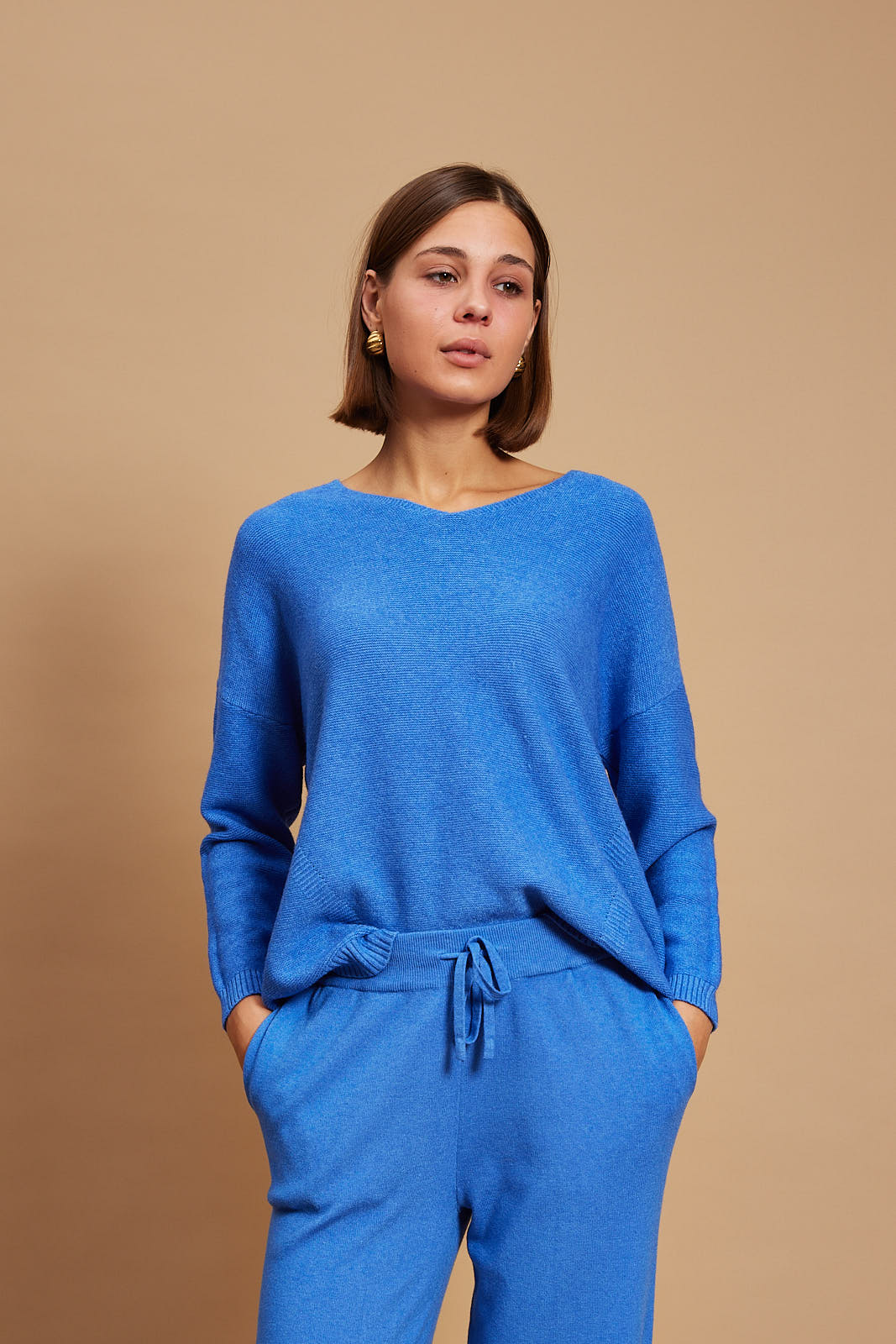 Pandora -viscose-blend v neck Sweater In blue