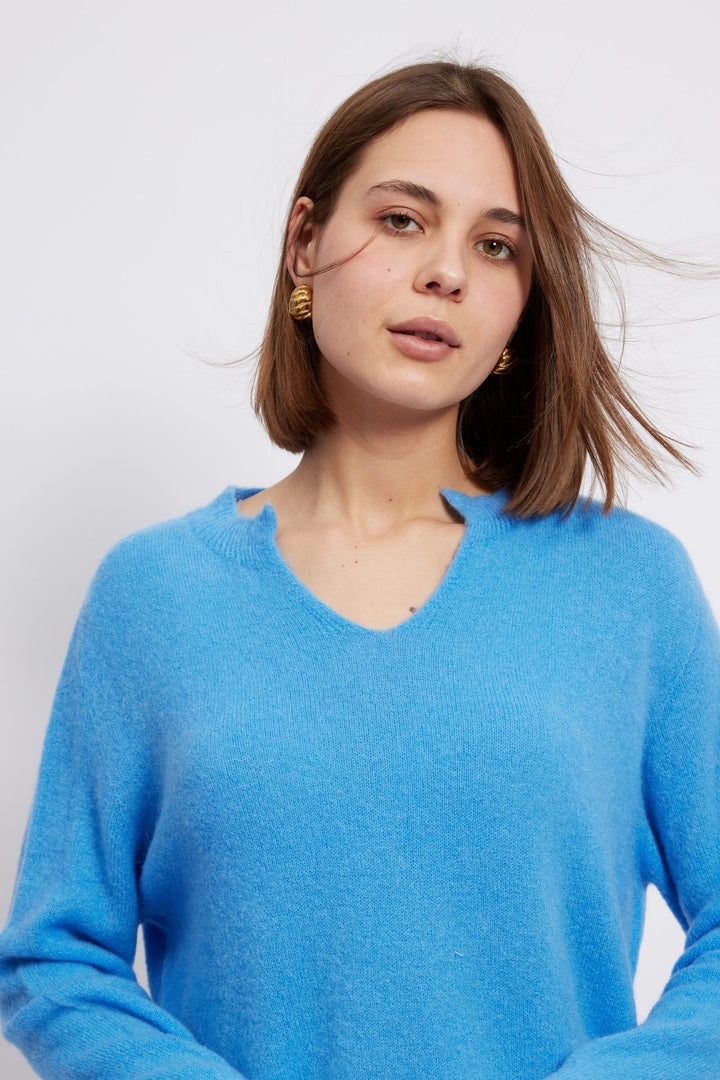 Lola – Soft Touch Sweater in cornflower blue