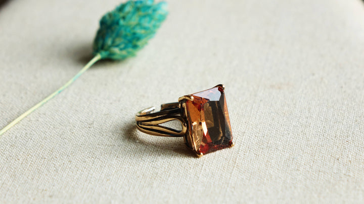 Zultanite Ring: Diamond