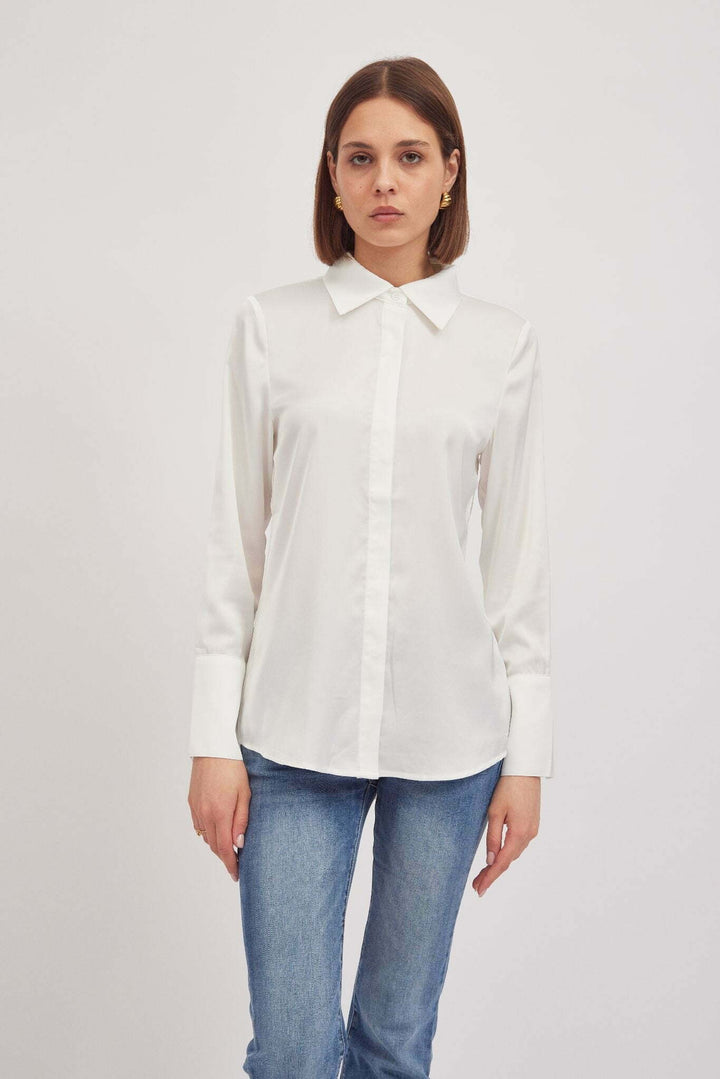 ALEXIS -SATIN SHIRT IN WHITE