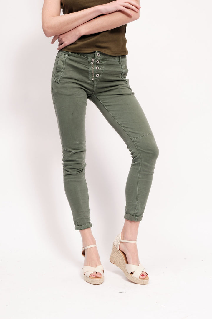 MIA – STRAIGHT LEG ZIP AND BUTTONS JEANS IN KHAKI