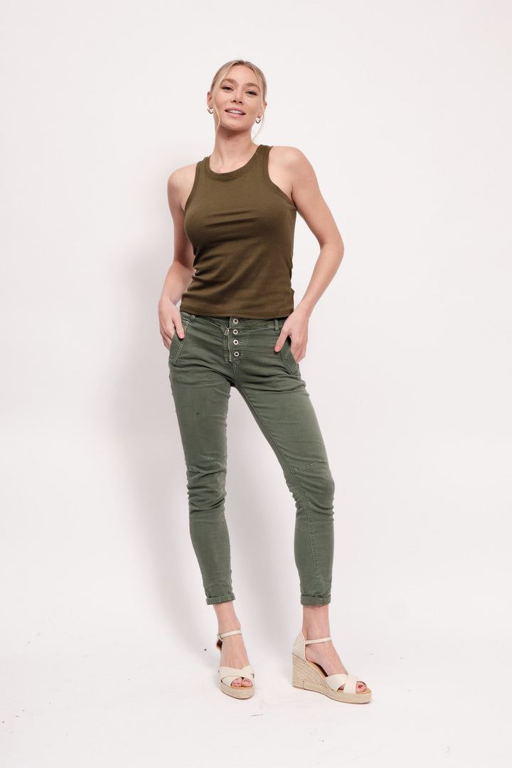 MIA – STRAIGHT LEG ZIP AND BUTTONS JEANS IN KHAKI