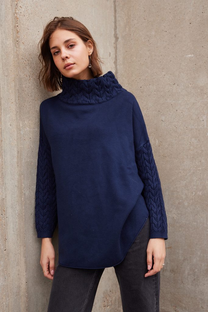 Tanya – Cable Knit mock rollneck Sweater In navy